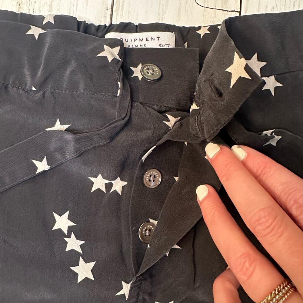 Equipment Lillian Silk Pajama Set XS Black w/ Cream Stars Long Sleeve Shorts - Picture 12 of 13